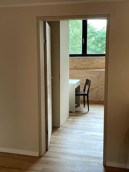 Grosse Wohnung Mit Loggia Templin Bagian luar foto