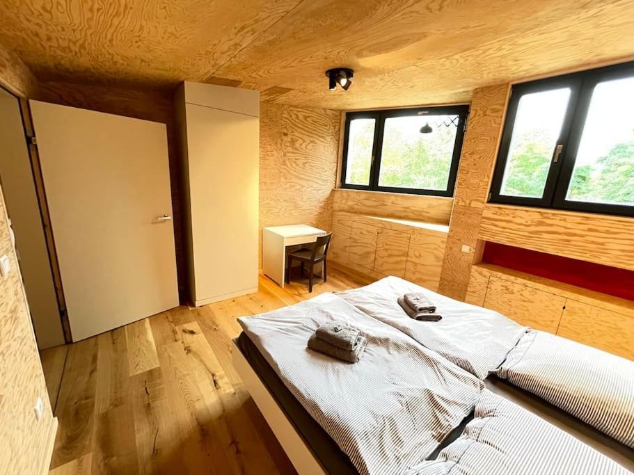 Grosse Wohnung Mit Loggia Templin Bagian luar foto