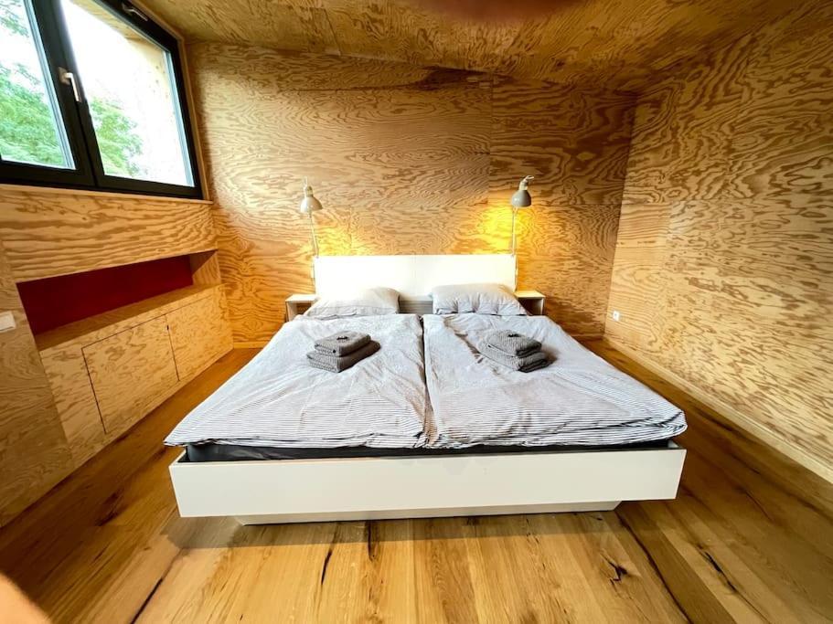 Grosse Wohnung Mit Loggia Templin Bagian luar foto
