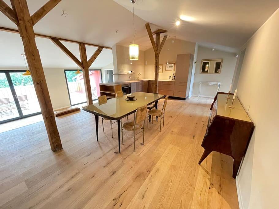 Grosse Wohnung Mit Loggia Templin Bagian luar foto