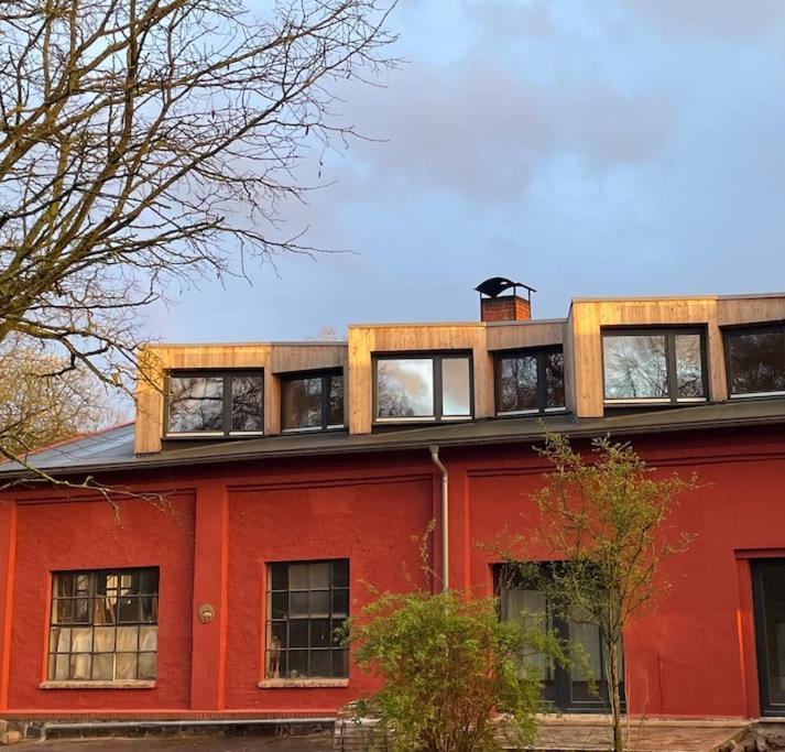 Grosse Wohnung Mit Loggia Templin Bagian luar foto