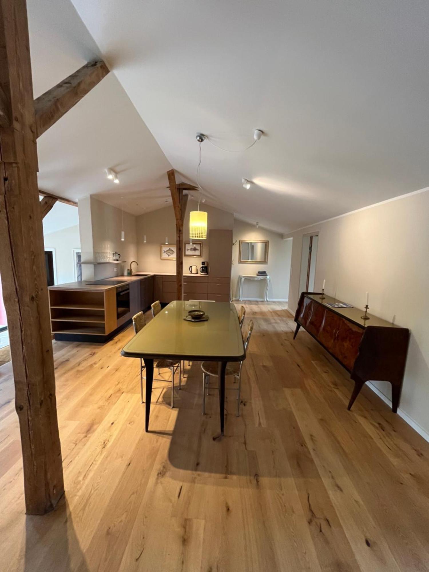 Grosse Wohnung Mit Loggia Templin Bagian luar foto