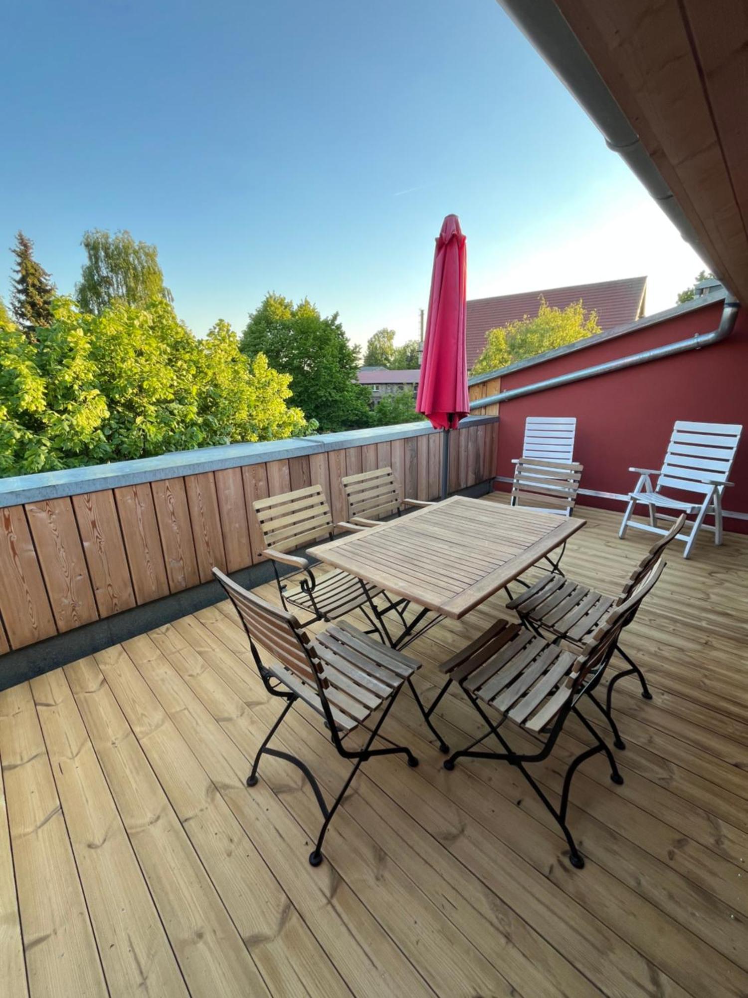 Grosse Wohnung Mit Loggia Templin Bagian luar foto