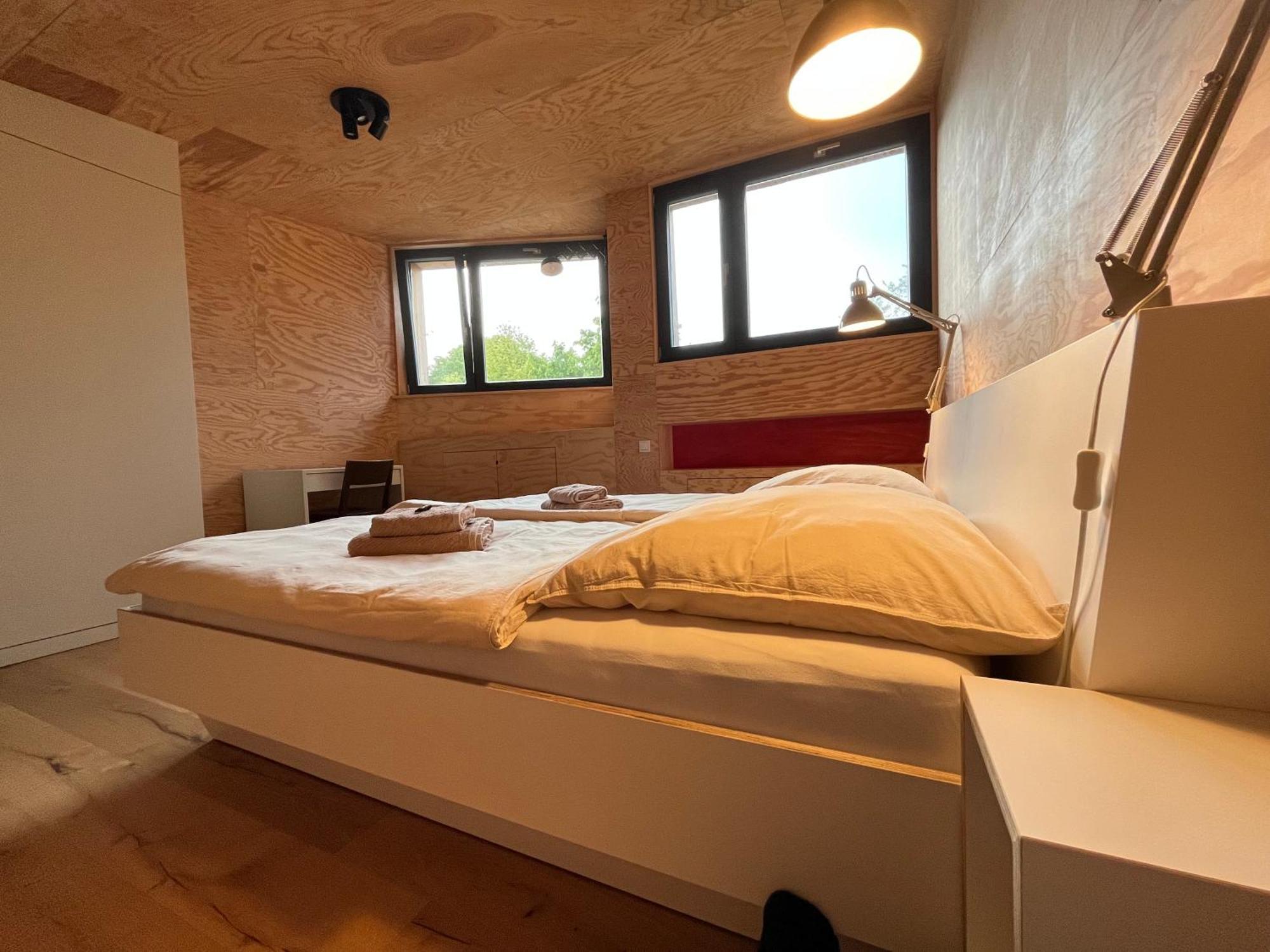Grosse Wohnung Mit Loggia Templin Bagian luar foto